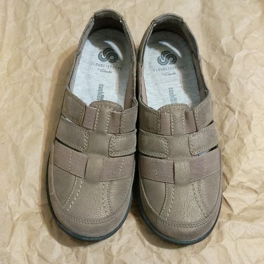 Clarks Cloudsteppers Soft Cushion Slip-on Loafer Size 5.5M